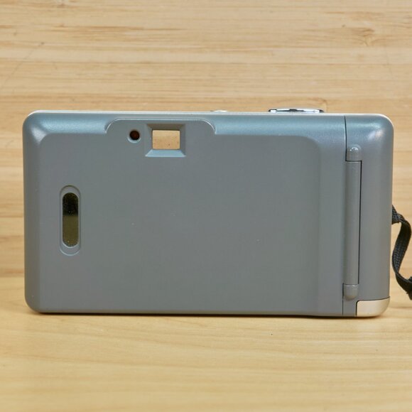 Olympus Trip 100R Point & Shoot 35mm Film Camera - Picture 6 of 8